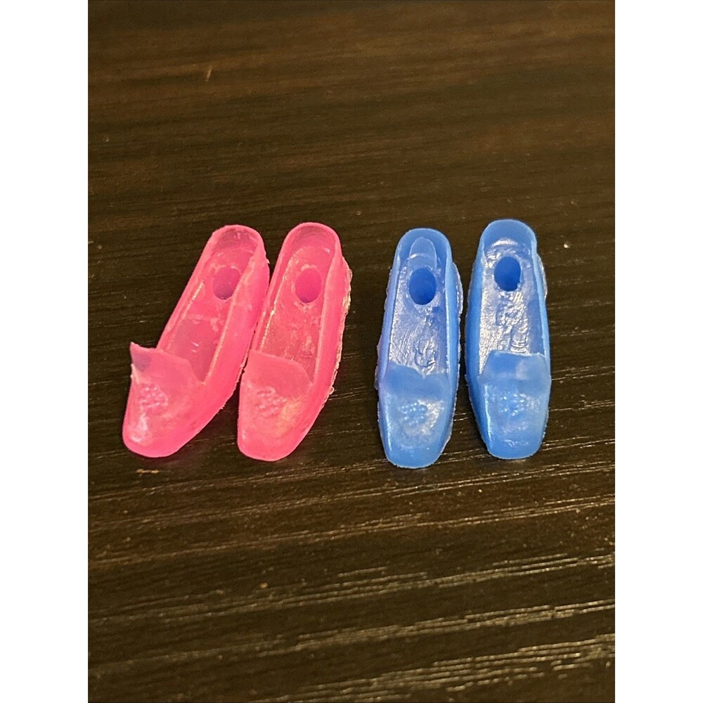 (2) Pair Vtg Barbie Doll Blue & Pink Pilgrim Heels Shoes 1960s Replacement Parts - Picture 11 of 13